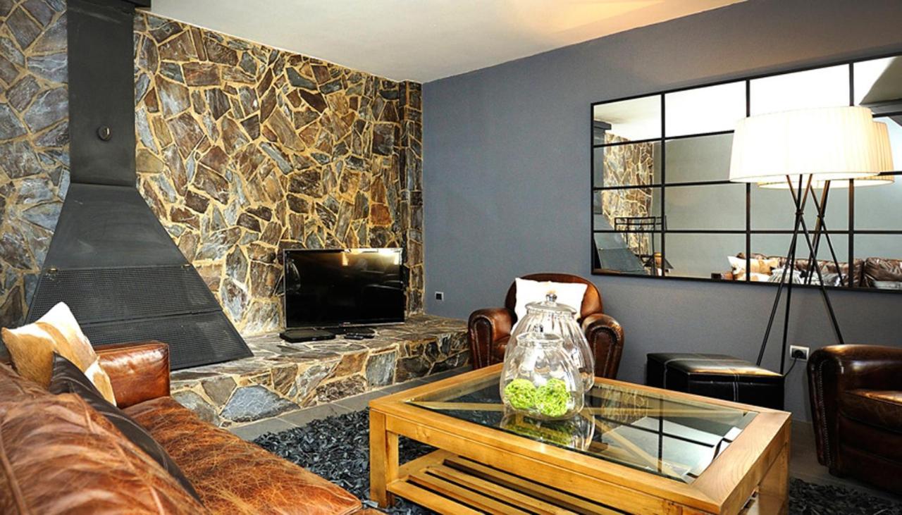 La Caseta De Queixans Con Chimenea Puigcerda Ngoại thất bức ảnh